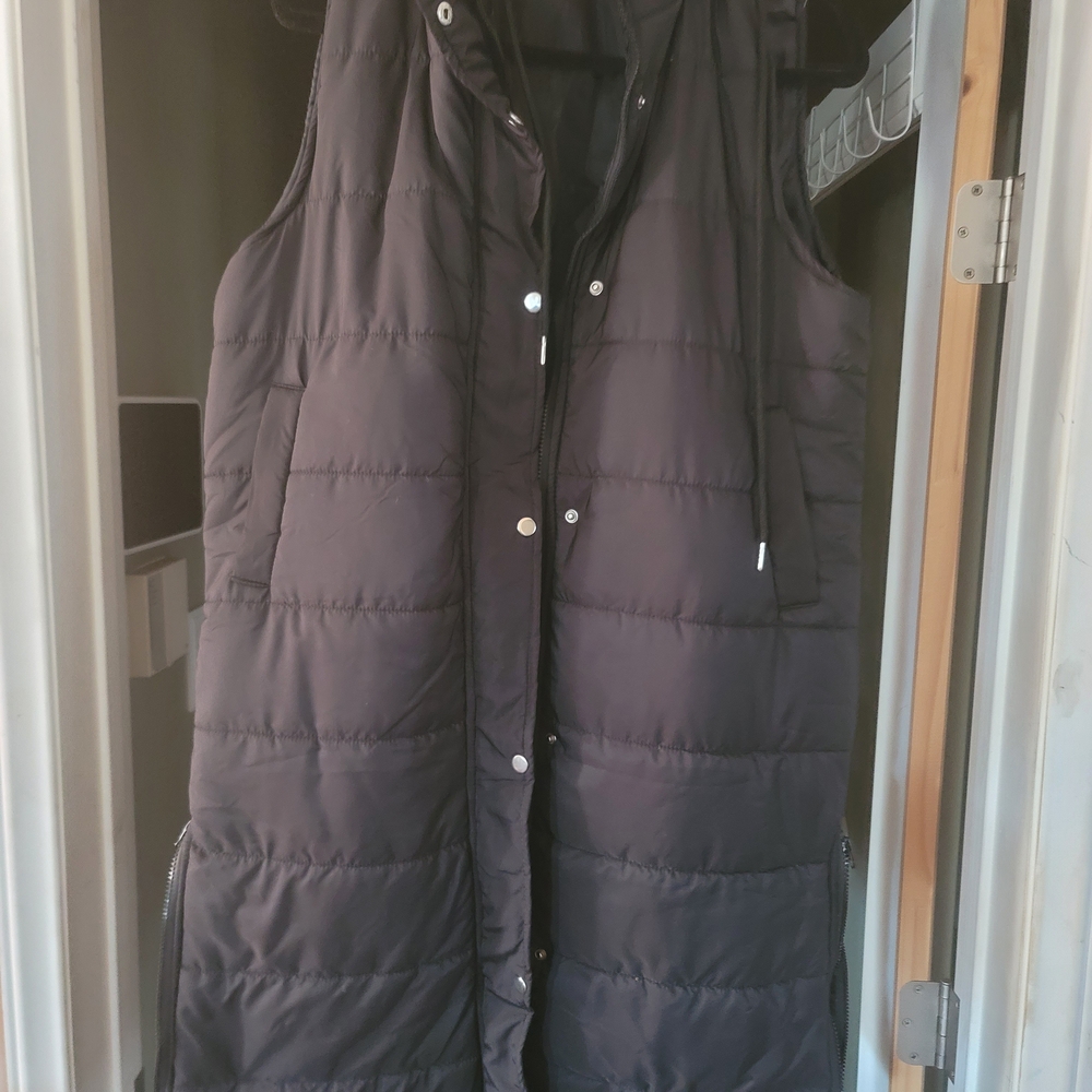SHEIN Black Quilted Vest